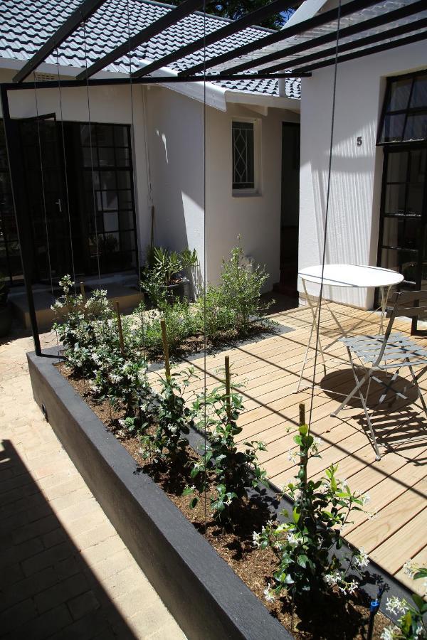 Ena Guesthouse Johannesburg Bagian luar foto